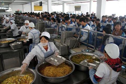 學(xué)校食堂承包這個近乎被壟斷的賺錢生意，如今卻“開不下去”？